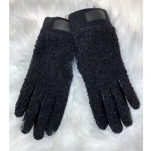 UGG Touchscreen Compatible Gloves Small/Medium, BLACK